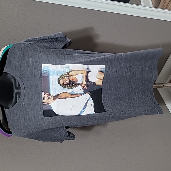 Sex and the City Graphic Tee - Picture 2 of 5